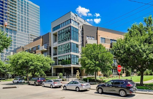 Dallas Design District Apartment | Landing | Amazing 2BD, Clubhouse, Gym