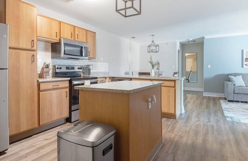 Eureka Apartment | Landing | Amazing 2BD, Clubhouse, Gym