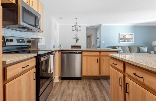 Eureka Apartment | Landing | Amazing 2BD, Clubhouse, Gym