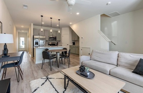 Wilmington Apartment | Landing | Amazing 2BD, Clubhouse, Gym