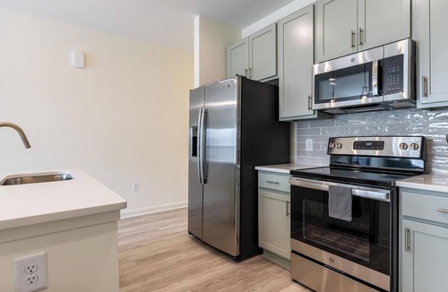 Wilmington Apartment | Landing | Amazing 2BD, Clubhouse, Gym