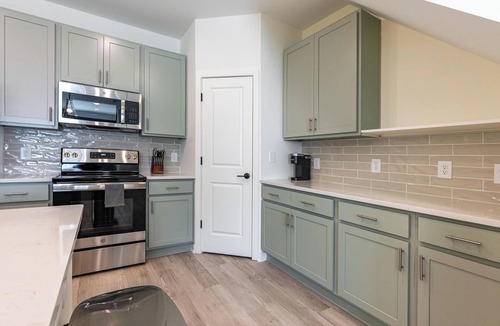 Wilmington Apartment | Landing | Amazing 2BD, Clubhouse, Gym