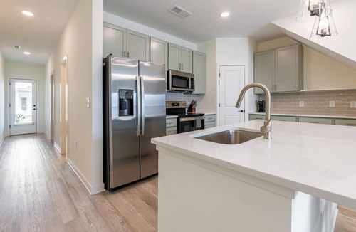 Wilmington Apartment | Landing | Amazing 2BD, Clubhouse, Gym