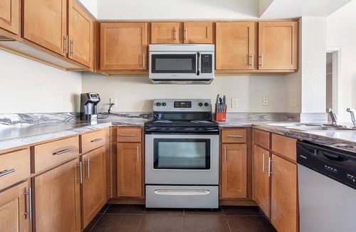 Jenks Apartment | Landing | Amazing 2BD, Clubhouse, Pool