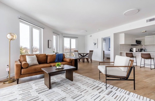 Hackensack Apartment | Landing | Amazing 2BD, Courtyard, Game Room