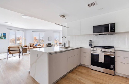 Hackensack Apartment | Landing | Amazing 2BD, Courtyard, Game Room