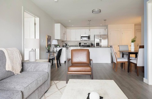 Vernon Apartment | Landing | Amazing 2BD, Game Room, Yoga Studio