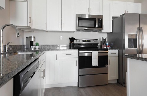Vernon Apartment | Landing | Amazing 2BD, Game Room, Yoga Studio
