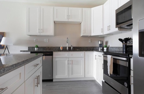Vernon Apartment | Landing | Amazing 2BD, Game Room, Yoga Studio