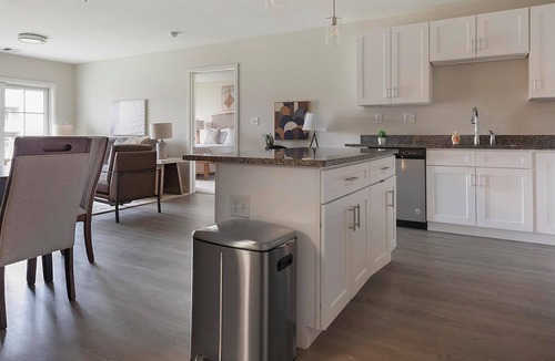 Vernon Apartment | Landing | Amazing 2BD, Game Room, Yoga Studio
