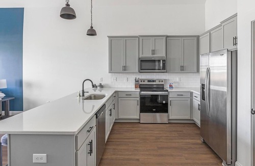 Athens Apartment | Landing | Amazing 2BD, Gym, Clubhouse