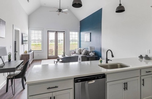 Athens Apartment | Landing | Amazing 2BD, Gym, Clubhouse