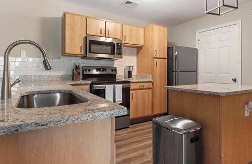 Eureka Apartment | Landing | Amazing 2BD, Gym, Clubhouse