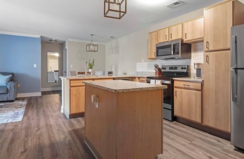 Eureka Apartment | Landing | Amazing 2BD, Gym, Clubhouse
