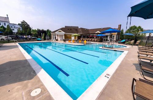 Frederick Apartment | Landing Amazing 2BD Gym Pool