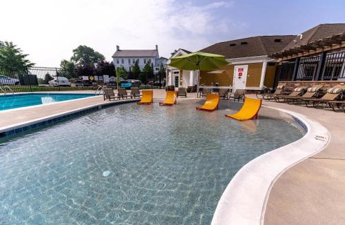 Frederick Apartment | Landing Amazing 2BD Gym Pool