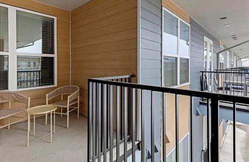 Garland Apartment | Landing | Amazing 2BD, Gym, Clubhouse