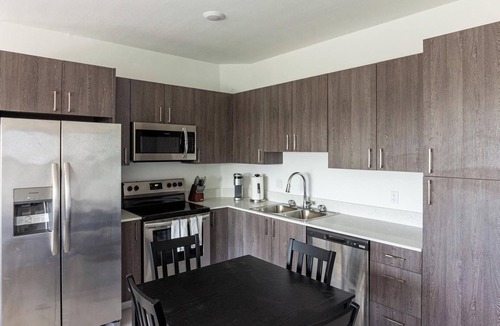Naranja Apartment | Landing | Amazing 2BD, Gym, Pool