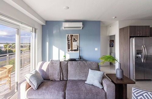 Naranja Apartment | Landing | Amazing 2BD, Gym, Pool