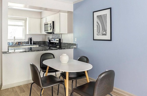 Crabtree Apartment | Landing | Amazing 2BD, Gym, Pool