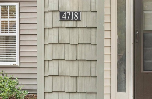 Crabtree Apartment | Landing | Amazing 2BD, Gym, Pool