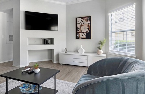 Falconhead Apartment | Landing | Amazing 2BD in Bee Cave