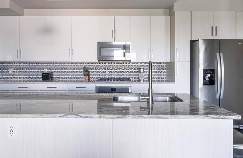 Houston Apartment | Landing | Amazing 2BD, Pool, Gym
