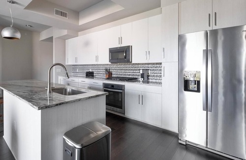 Houston Apartment | Landing | Amazing 2BD, Pool, Gym