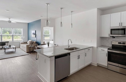 Athens Apartment | Landing | Amazing 2BD, Pool, Yoga Studio