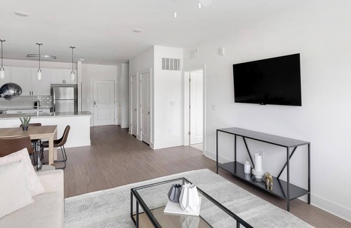 Athens Apartment | Landing | Amazing 2BD, Pool, Yoga Studio