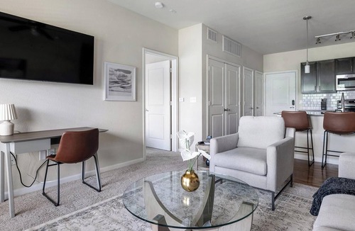 Austin Apartment | Landing | Amazing 2BD, Pool, Gym