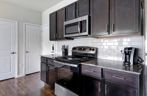 Austin Apartment | Landing | Amazing 2BD, Pool, Gym