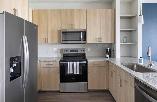 Anna Apartment | Landing | Amazing 2BD, Pool, Yoga Studio