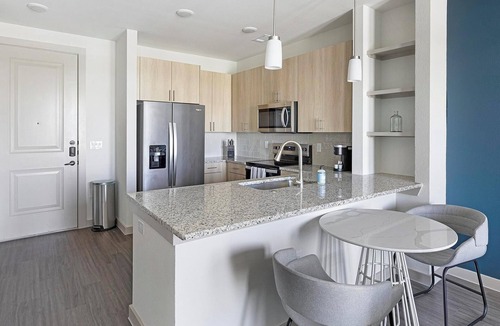 Anna Apartment | Landing | Amazing 2BD, Pool, Yoga Studio