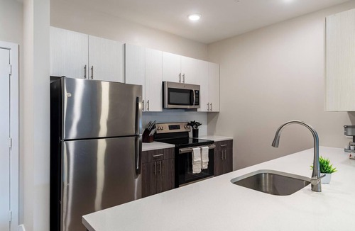 Windsor Apartment | Landing | Amazing 2BD, Pool, Courtyard