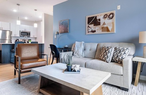 Windsor Apartment | Landing | Amazing 2BD, Pool, Courtyard