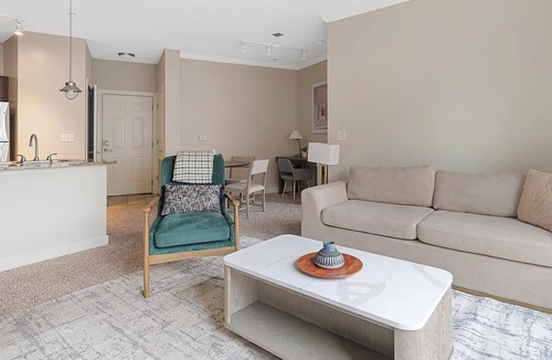 Chillum Apartment | Landing | Amazing 2BD, Gym, Pool