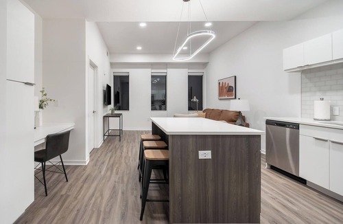 Downtown Kansas City Apartment | Landing | Amazing 2BD, Yoga Studio, Gym