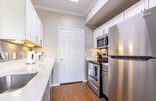 Webster Apartment | Landing | Amazing 2BD, Gym