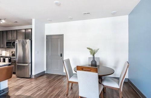 Hurstbourne Apartment | Landing | Amazing 2BD, Gym, Clubhouse