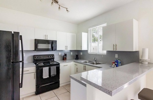 Homestead Apartment | Landing | Amazing 3BD, Pool