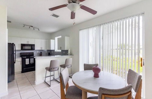 Homestead Apartment | Landing | Amazing 3BD, Pool