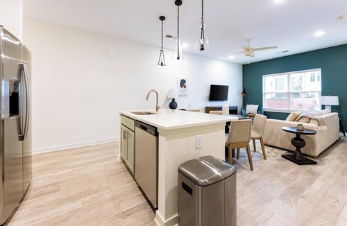 Wilmington Apartment | Landing | Amazing 3BD, Pool, Gym