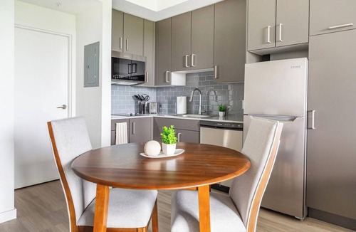 Golden Gate Apartment | Landing | Amazing Studio, Clubhouse, Courtyard