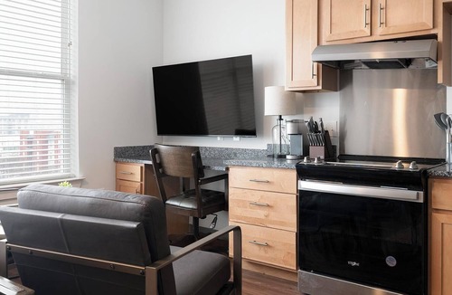 Five Points South Apartment | Landing | Amazing Studio, Pool, Gym