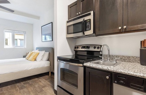 Pearl District Apartment | Landing | Amazing Studio, Gym, Courtyard