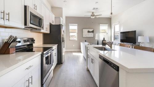 Oro Valley Apartment | Landing Apartments - Oro Valley