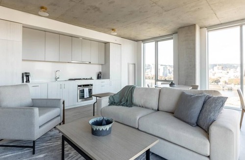 Buckman Neighborhood Apartment | Landing at 5 MLK - 2 Bedrooms in Southeast Portland