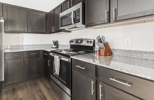 Burleson Apartment | Landing at Auberge of Burleson - 1 Bedroom in Downtown Burleson