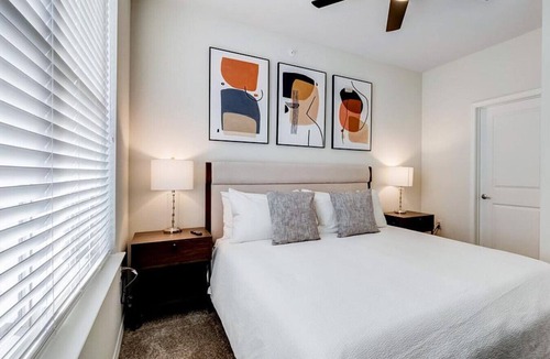 Burleson Apartment | Landing at Auberge of Burleson - 1 Bedroom in Downtown Burleson